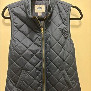 Old Navy Women's Charcoal Quilted Vest